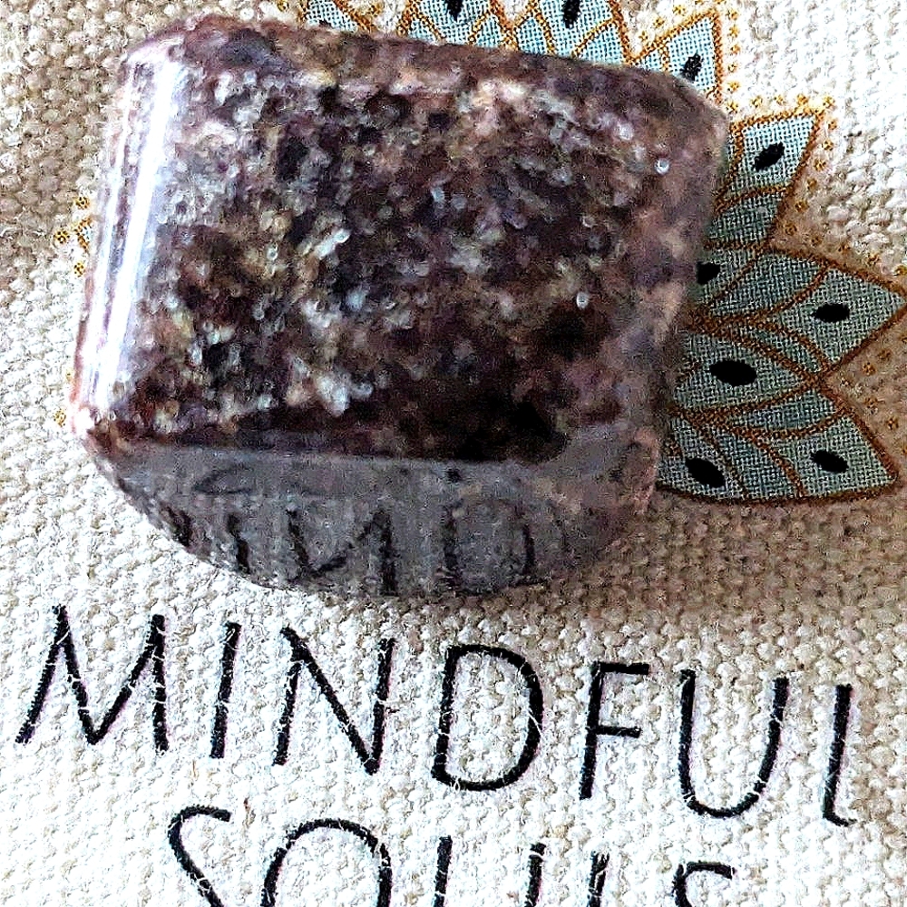 ❤️ GARNET Tumbled Stone gemstone - Picture 3 of 5